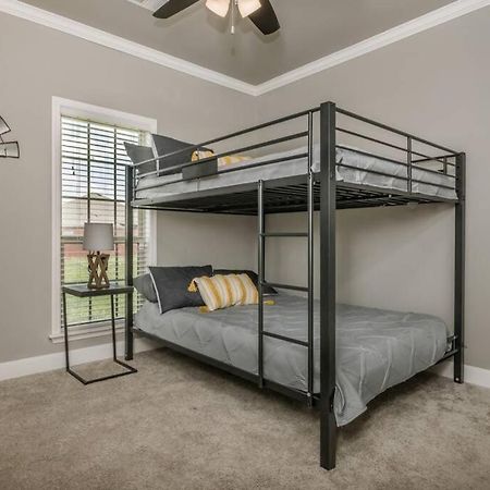 Cheerful 3 Bedroom Home, King Bed, 10 Min From Palo Duro Canyon, Fireplace, Washer Dryer Bagian luar foto