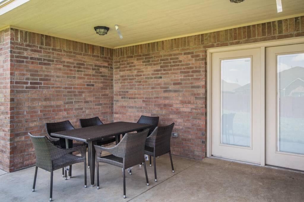 Cheerful 3 Bedroom Home, King Bed, 10 Min From Palo Duro Canyon, Fireplace, Washer Dryer Bagian luar foto