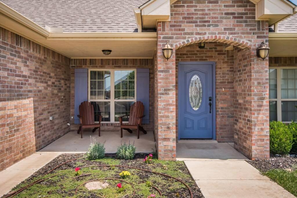 Cheerful 3 Bedroom Home, King Bed, 10 Min From Palo Duro Canyon, Fireplace, Washer Dryer Bagian luar foto