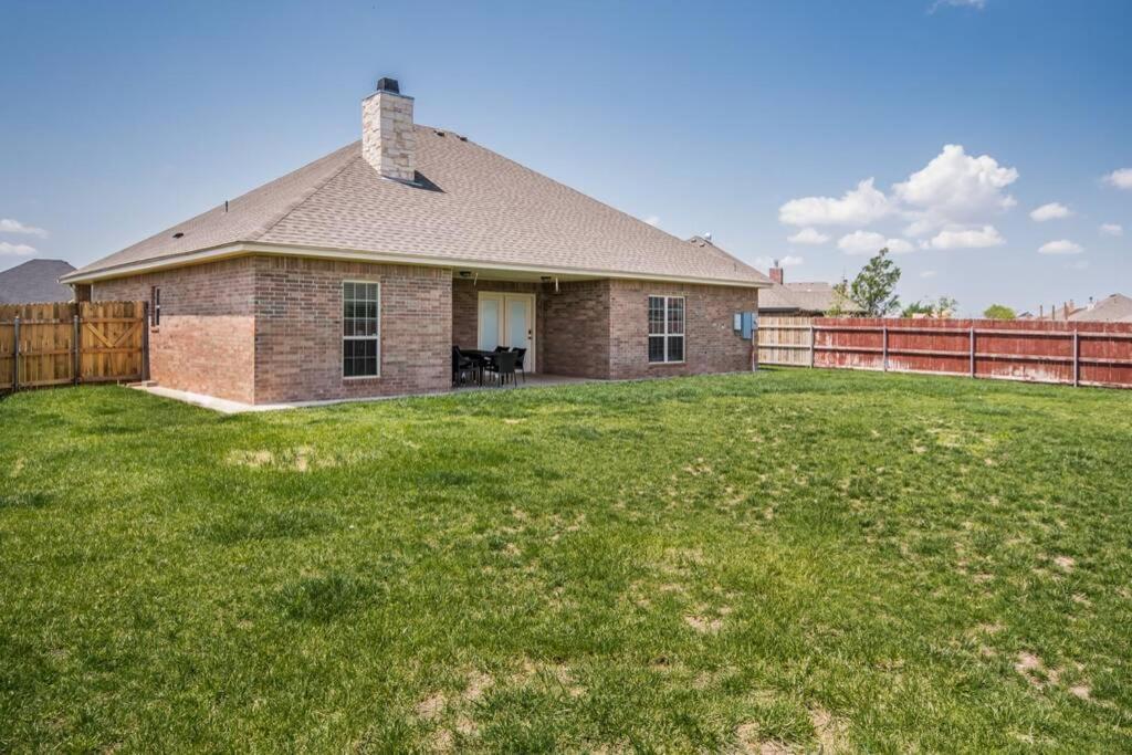 Cheerful 3 Bedroom Home, King Bed, 10 Min From Palo Duro Canyon, Fireplace, Washer Dryer Bagian luar foto